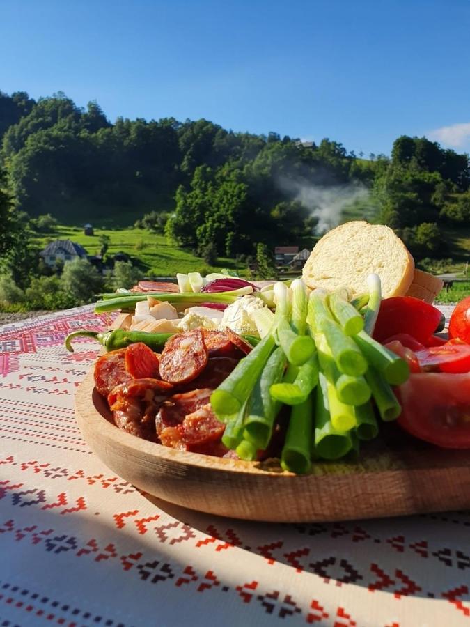 Pensiunea Plai Strabun Strîmtura Exterior foto
