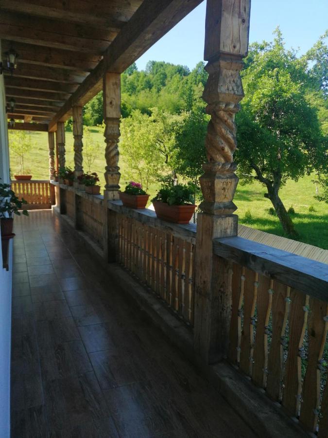 Pensiunea Plai Strabun Strîmtura Exterior foto